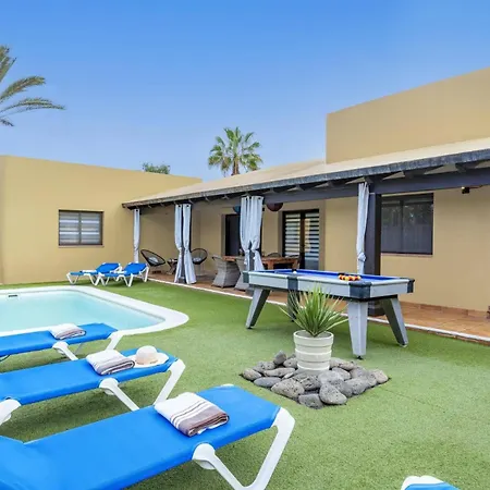 Papagayo Deluxe By * קורלחו